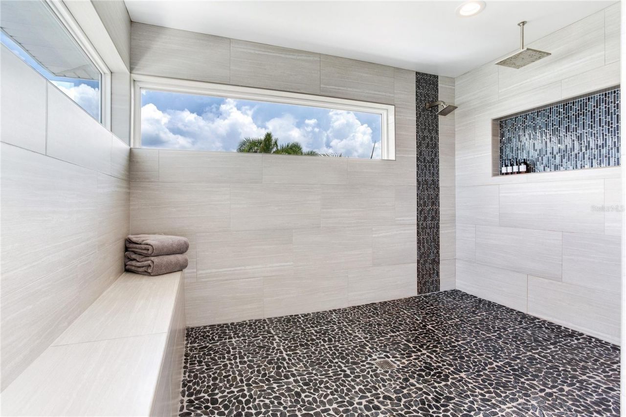 16117 4th Street E, Redington Beach, FL 33708 Photo
