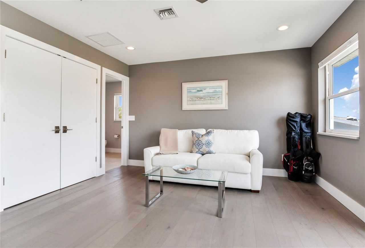 16117 4th Street E, Redington Beach, FL 33708 Photo