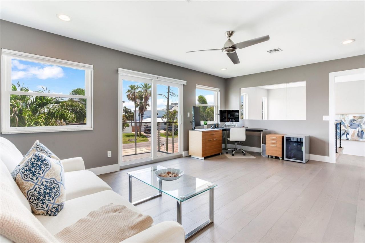16117 4th Street E, Redington Beach, FL 33708 Photo