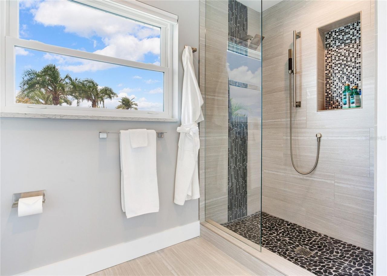 16117 4th Street E, Redington Beach, FL 33708 Photo