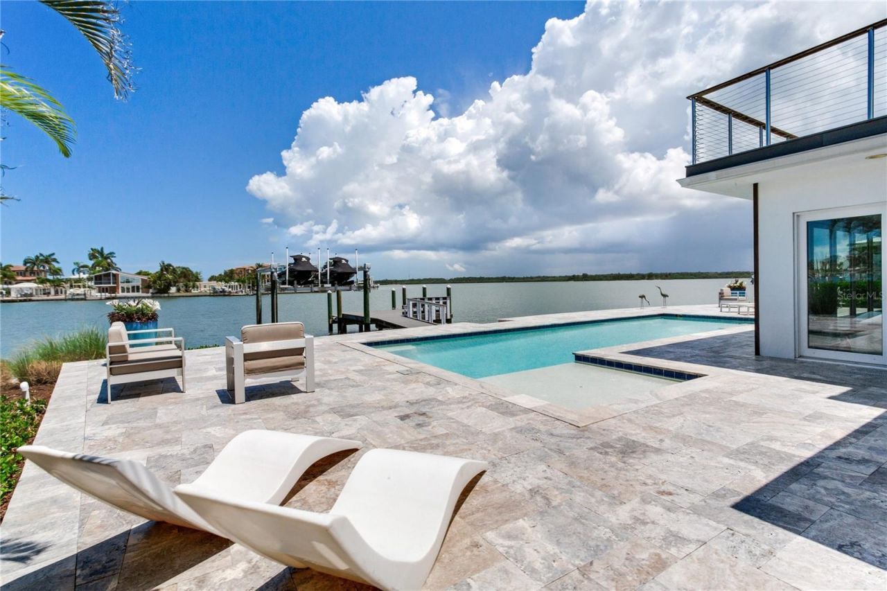 16117 4th Street E, Redington Beach, FL 33708 Photo