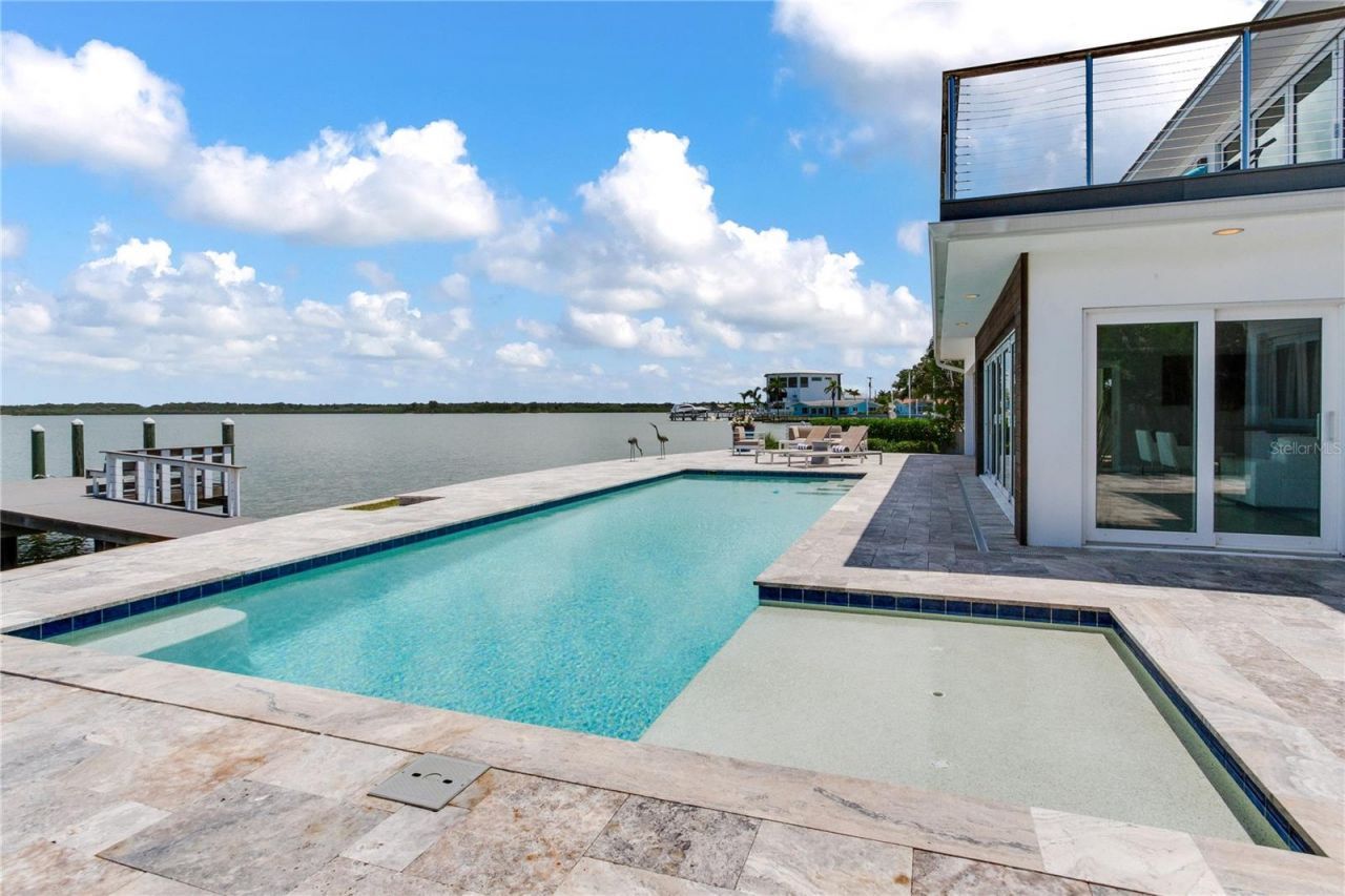 16117 4th Street E, Redington Beach, FL 33708 Photo