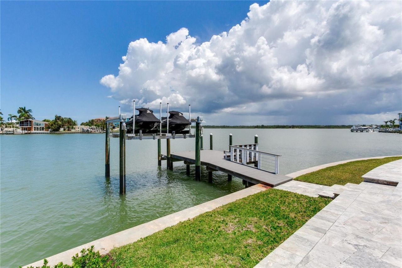 16117 4th Street E, Redington Beach, FL 33708 Photo