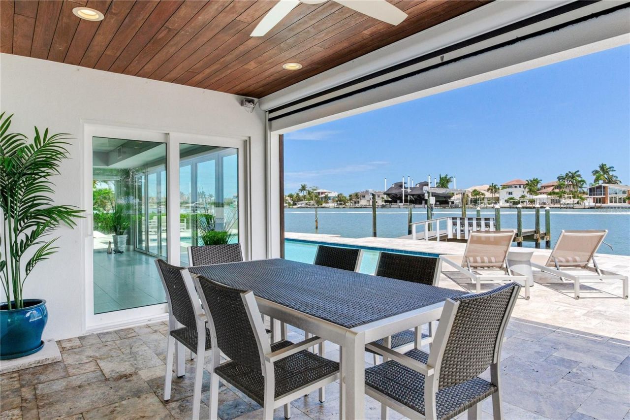 16117 4th Street E, Redington Beach, FL 33708 Photo