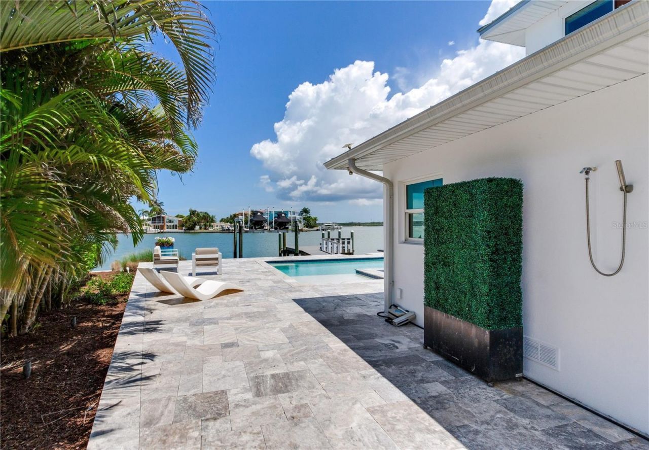 16117 4th Street E, Redington Beach, FL 33708 Photo