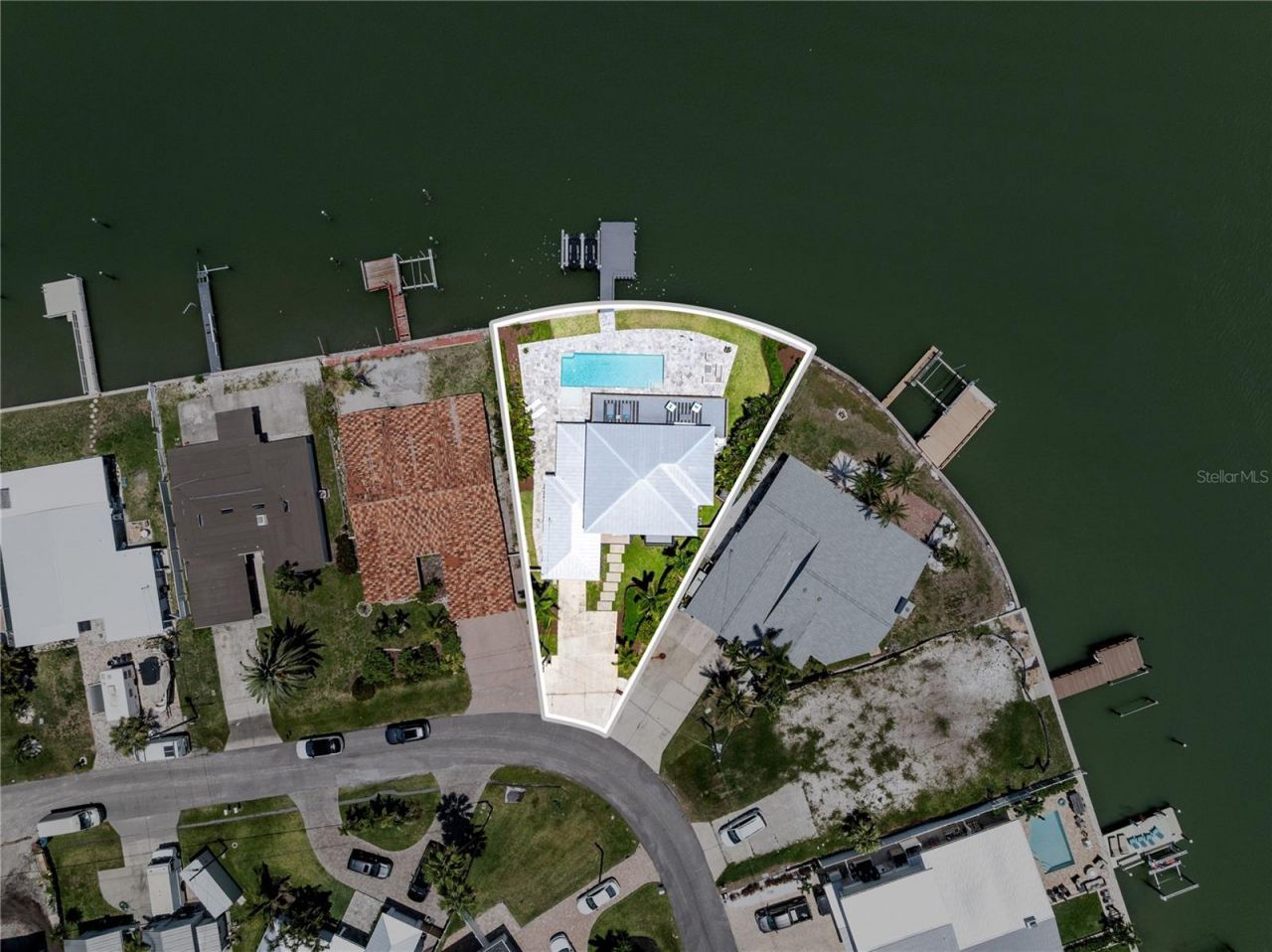 16117 4th Street E, Redington Beach, FL 33708 Photo