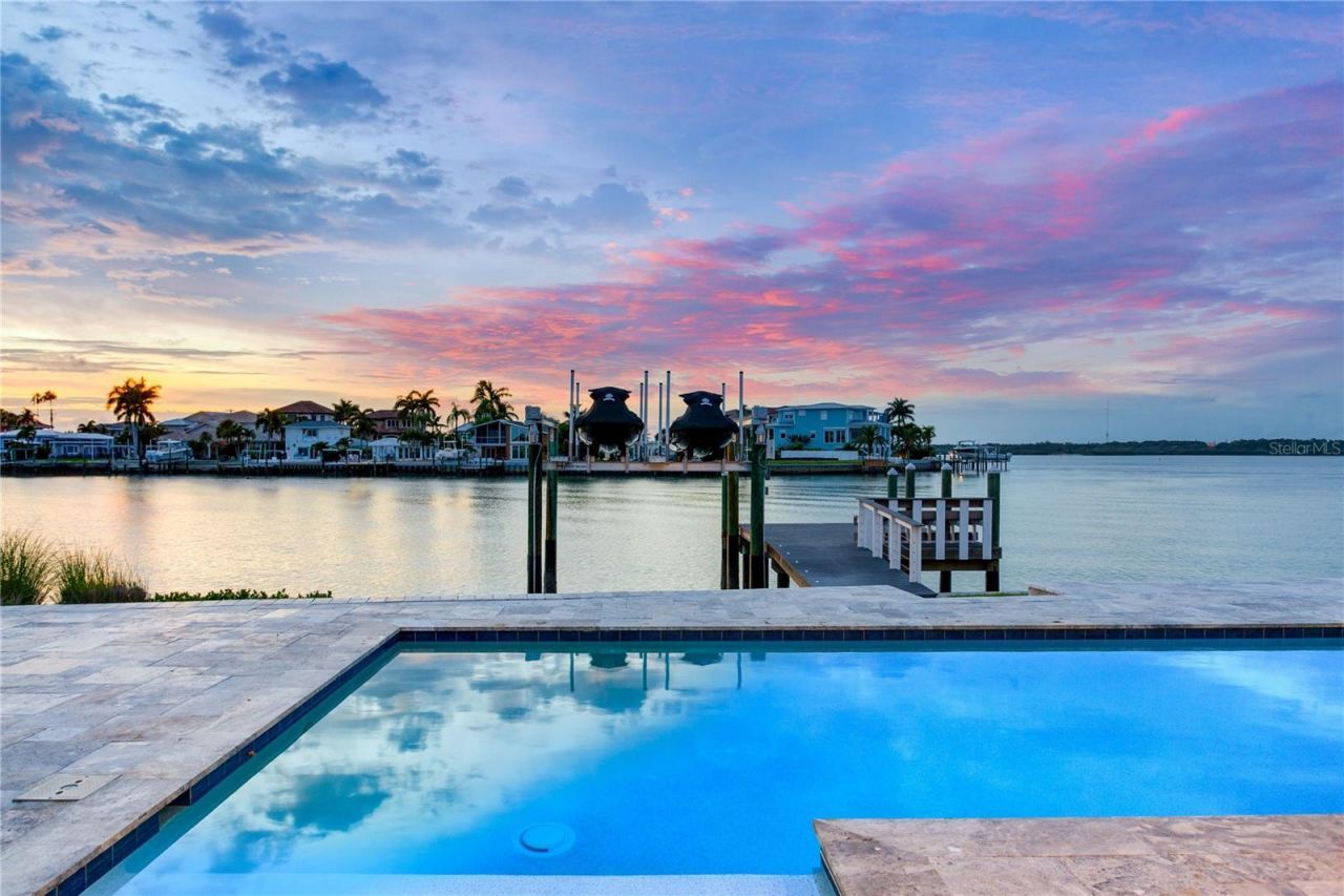 16117 4th Street E, Redington Beach, FL 33708 Photo