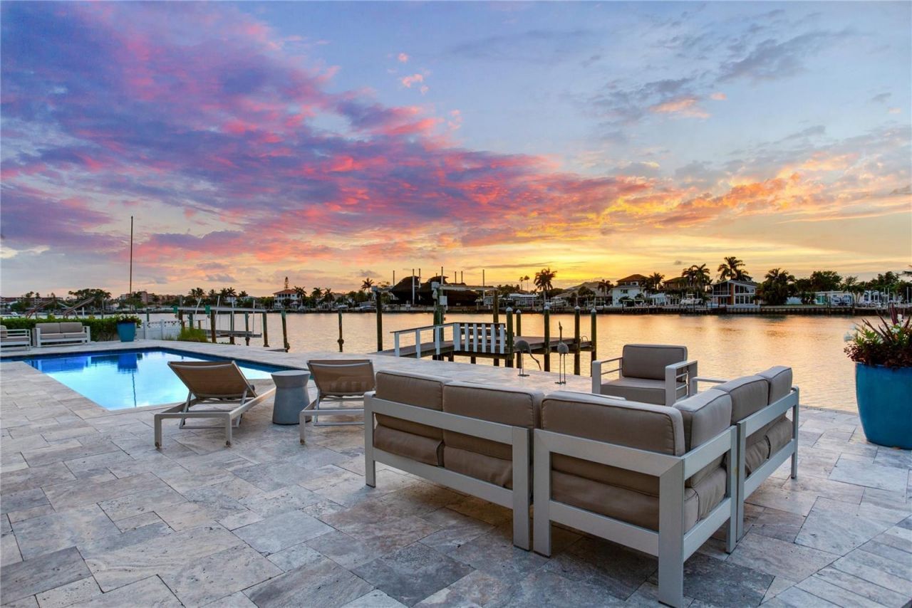 16117 4th Street E, Redington Beach, FL 33708 Photo