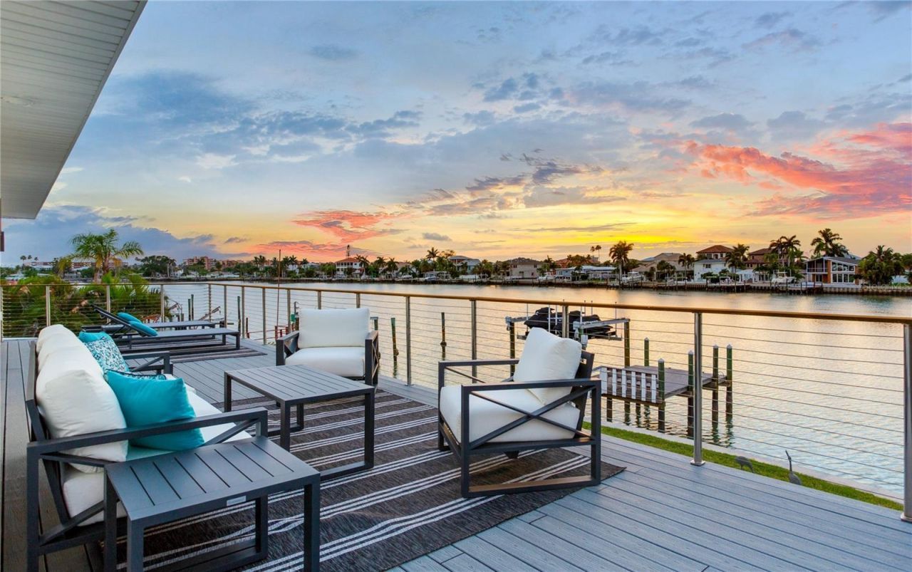 16117 4th Street E, Redington Beach, FL 33708 Photo