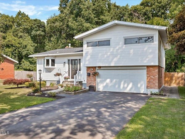 38 Hialeah Drive, Colonie, NY 12205