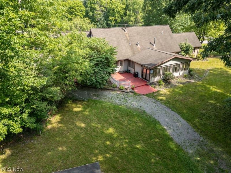 242 Elvira Court, Mc Donald, OH 44437 Photo 30