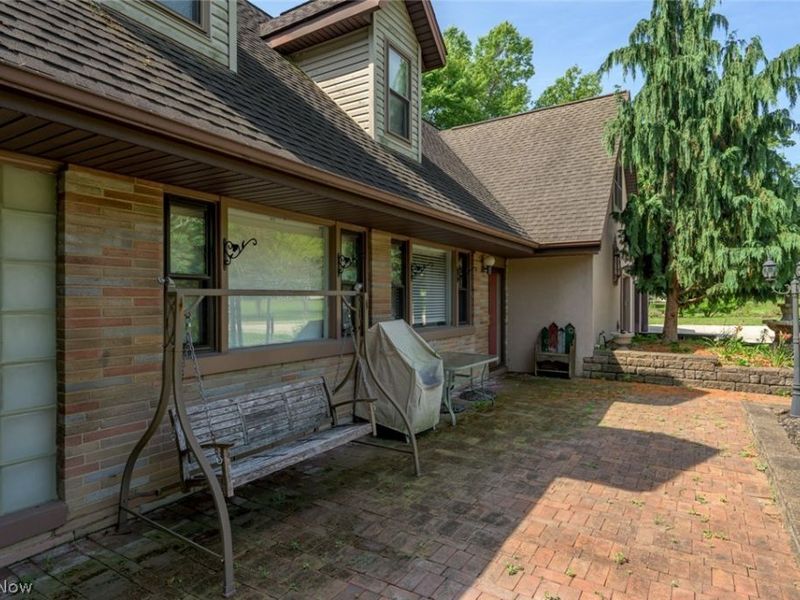242 Elvira Court, Mc Donald, OH 44437 Photo 6