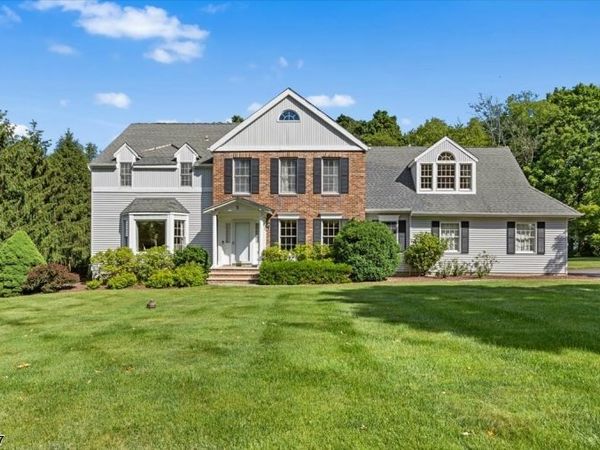 5 Cambridge Rd, Andover, NJ 07848