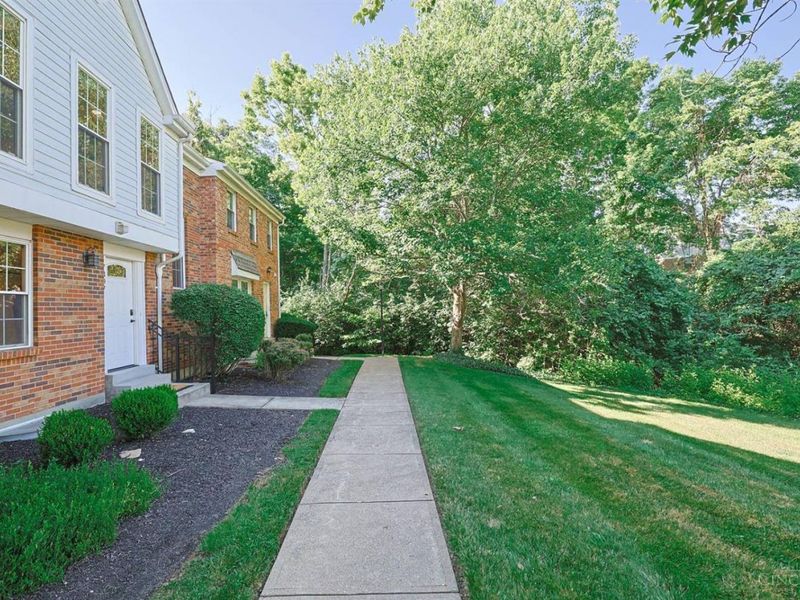 7397 Woodcroft Drive, Anderson Twp, OH 45230 Photo 2