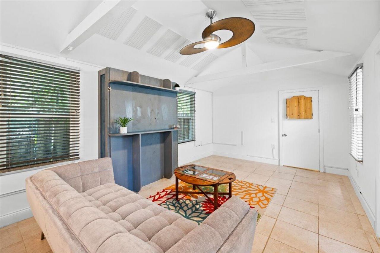 305 NE 14th Avenue, Fort Lauderdale, FL 33301 Photo
