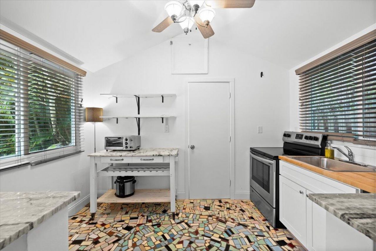 305 NE 14th Avenue, Fort Lauderdale, FL 33301 Photo