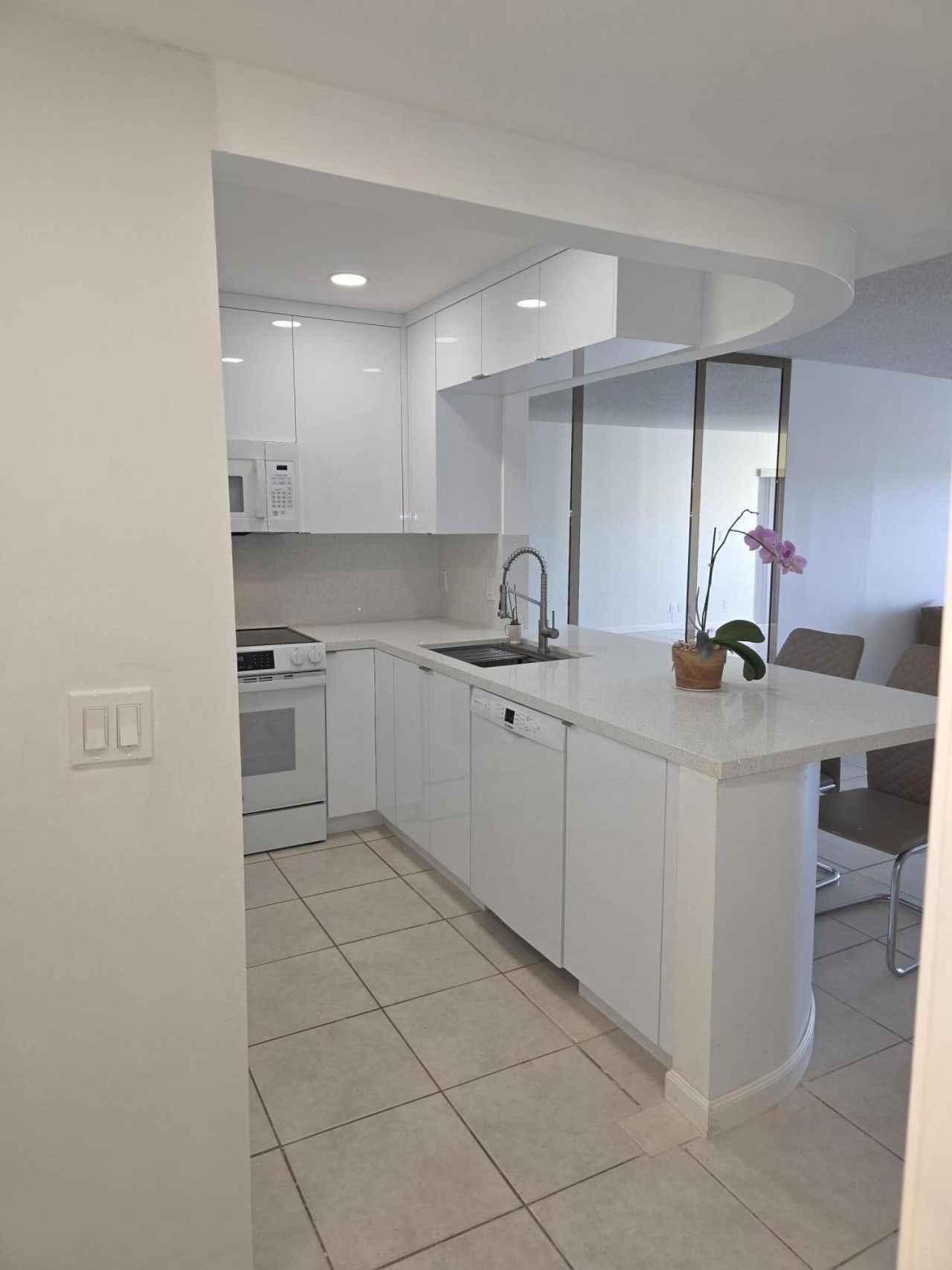 3905 N Nob Hill Road, Unit 206, Sunrise, FL 33351 Photo
