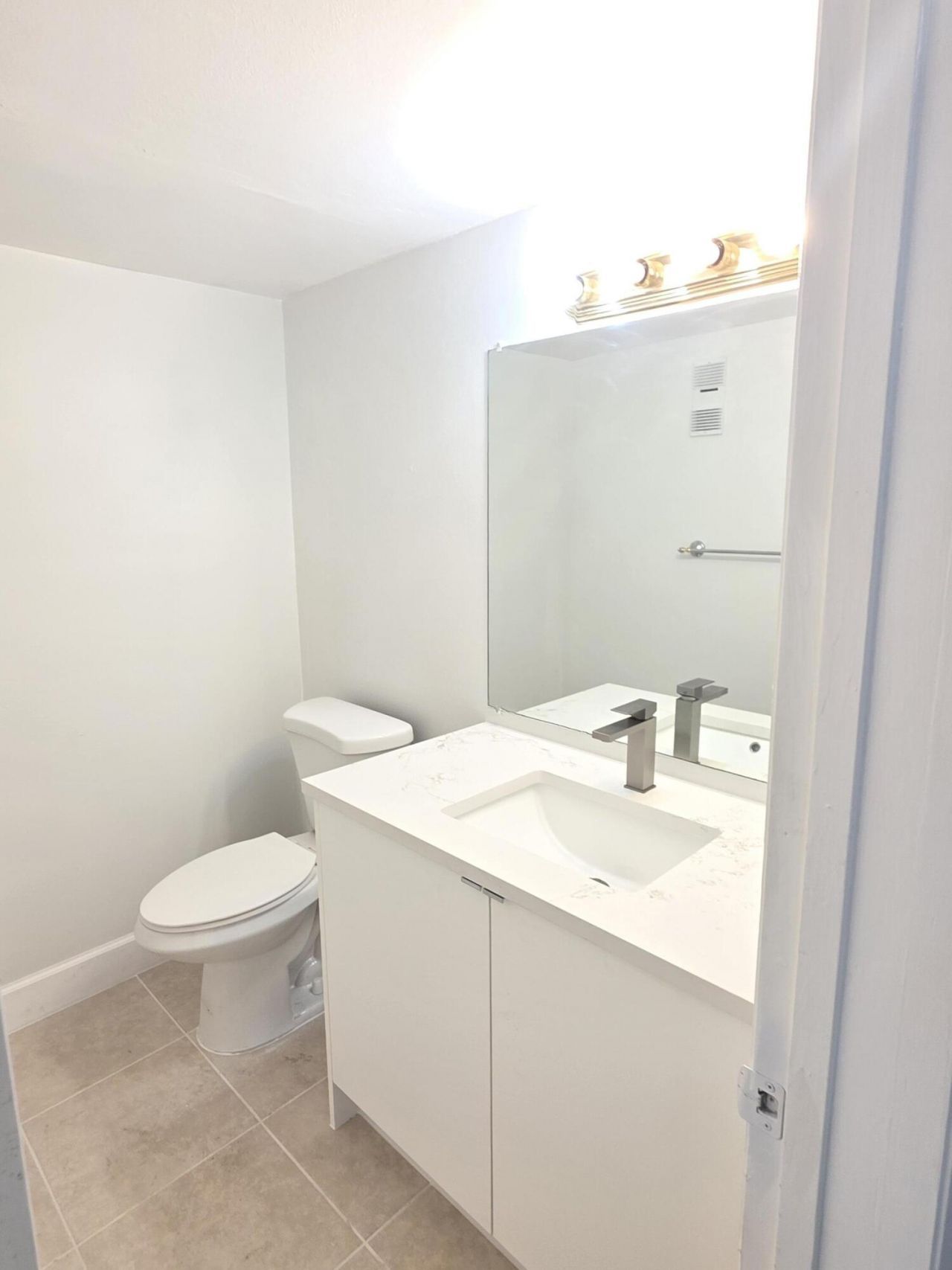 3905 N Nob Hill Road, Unit 206, Sunrise, FL 33351 Photo