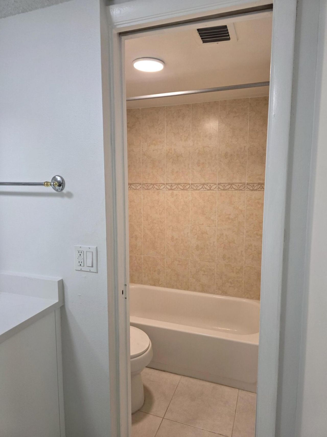 3905 N Nob Hill Road, Unit 206, Sunrise, FL 33351 Photo
