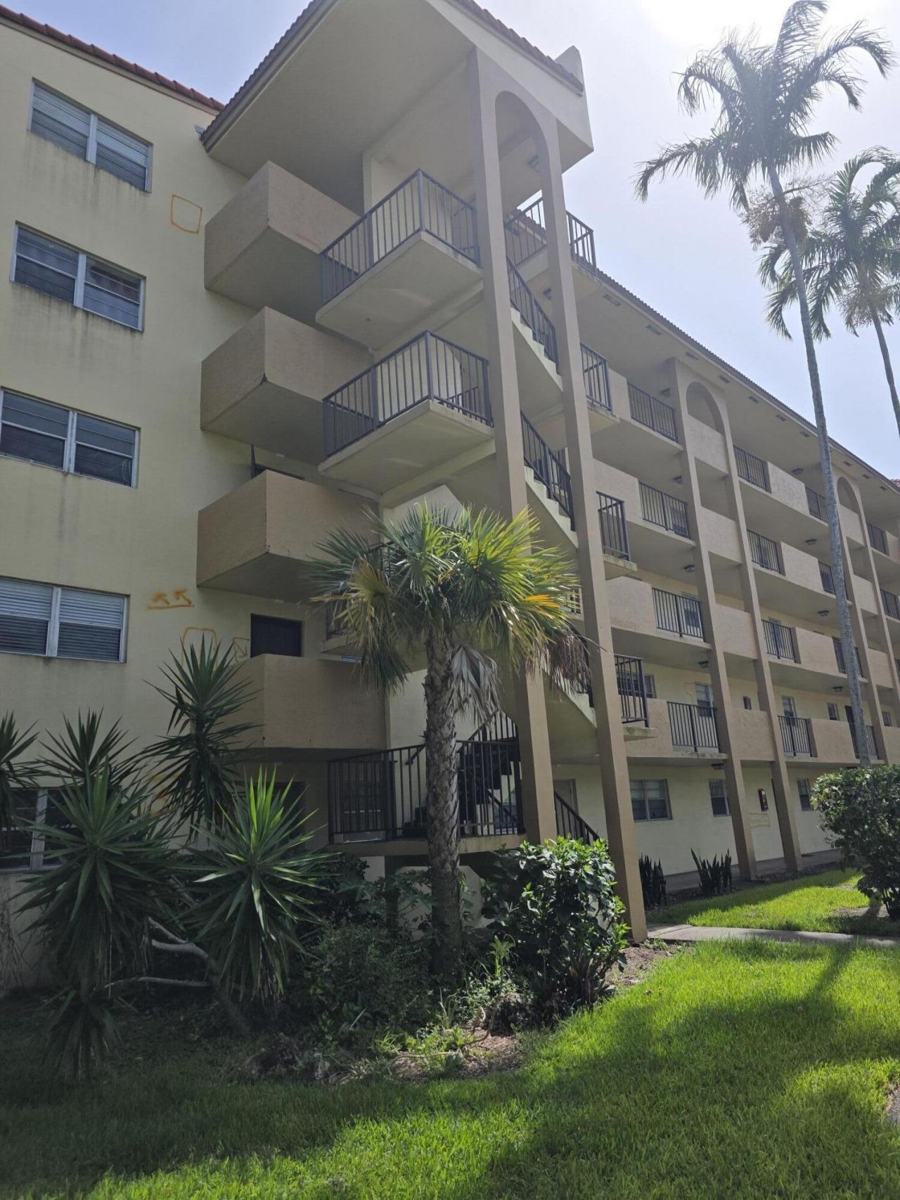 3905 N Nob Hill Road, Unit 206, Sunrise, FL 33351 Photo