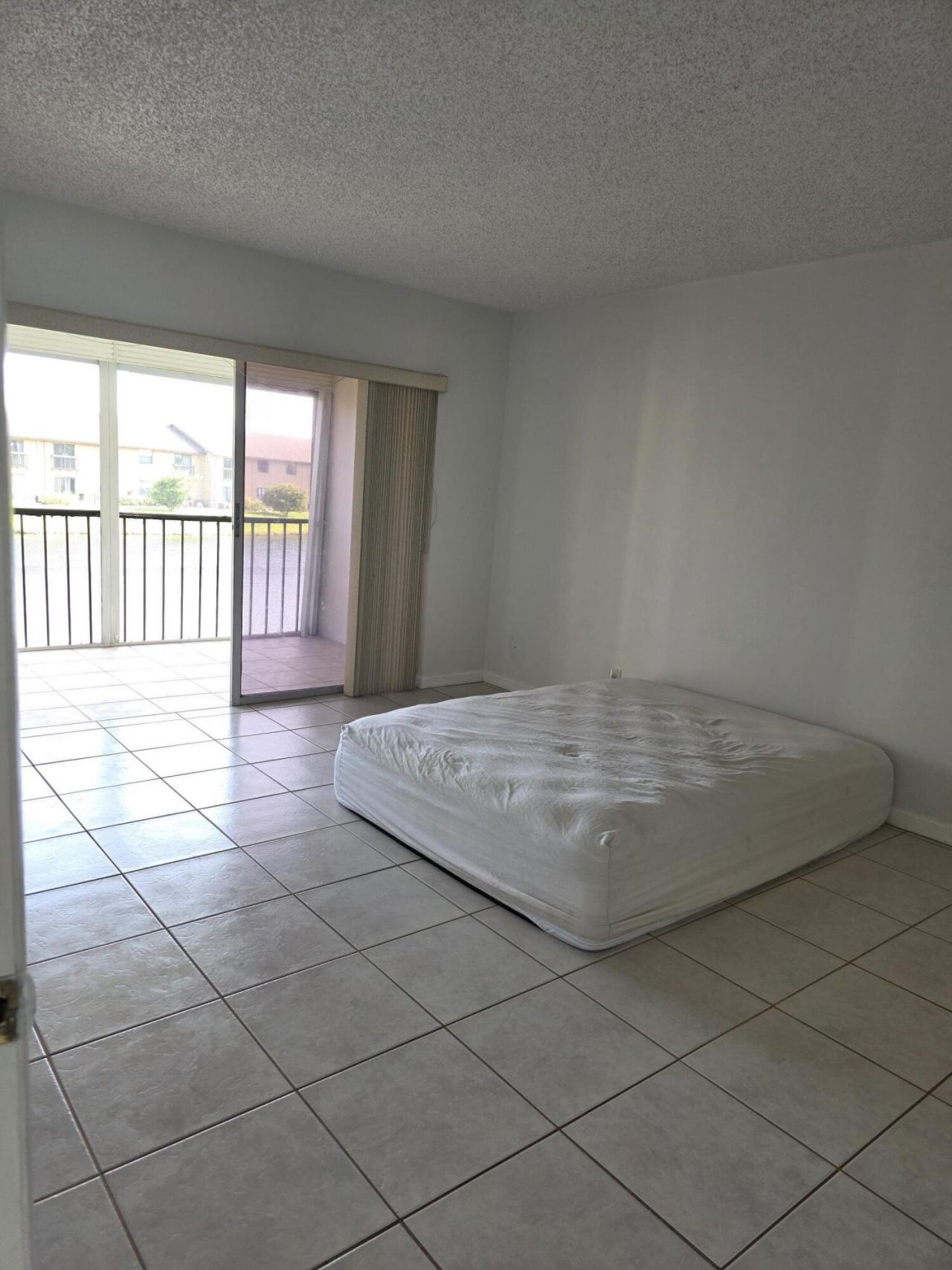 3905 N Nob Hill Road, Unit 206, Sunrise, FL 33351 Photo