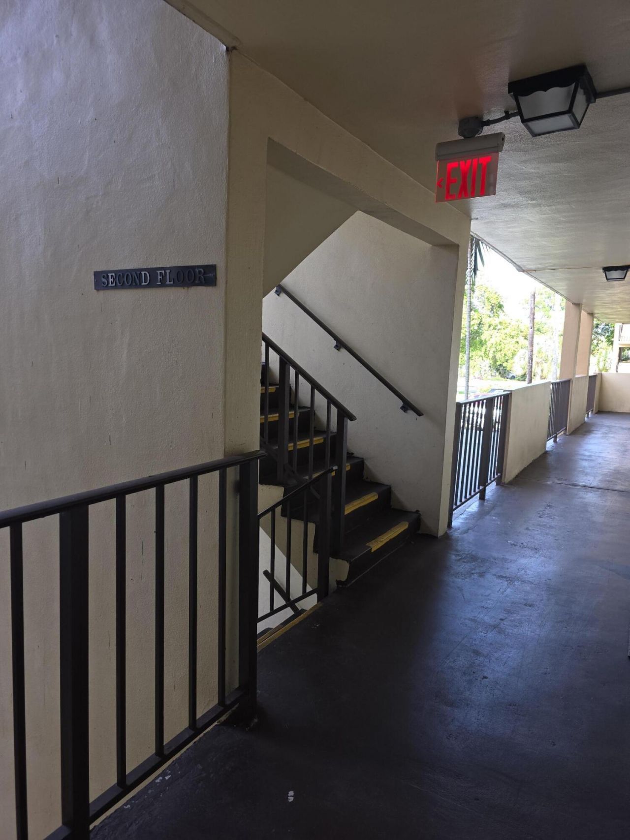 3905 N Nob Hill Road, Unit 206, Sunrise, FL 33351 Photo