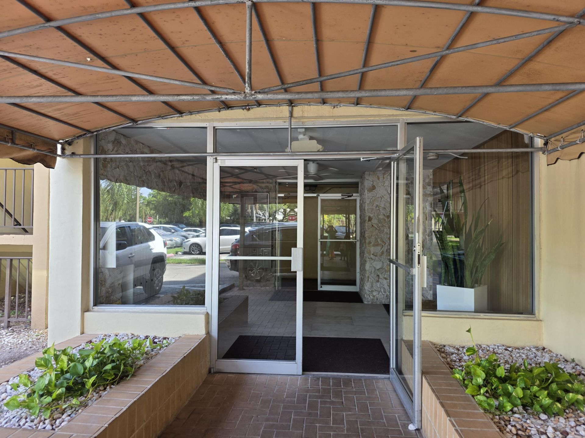 3905 N Nob Hill Road, Unit 206, Sunrise, FL 33351 Photo
