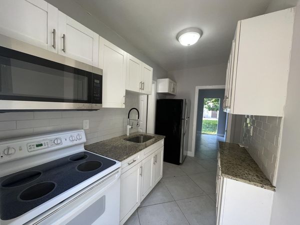 103 NW 7th Avenue, Unit E, Pompano Beach, FL 33060