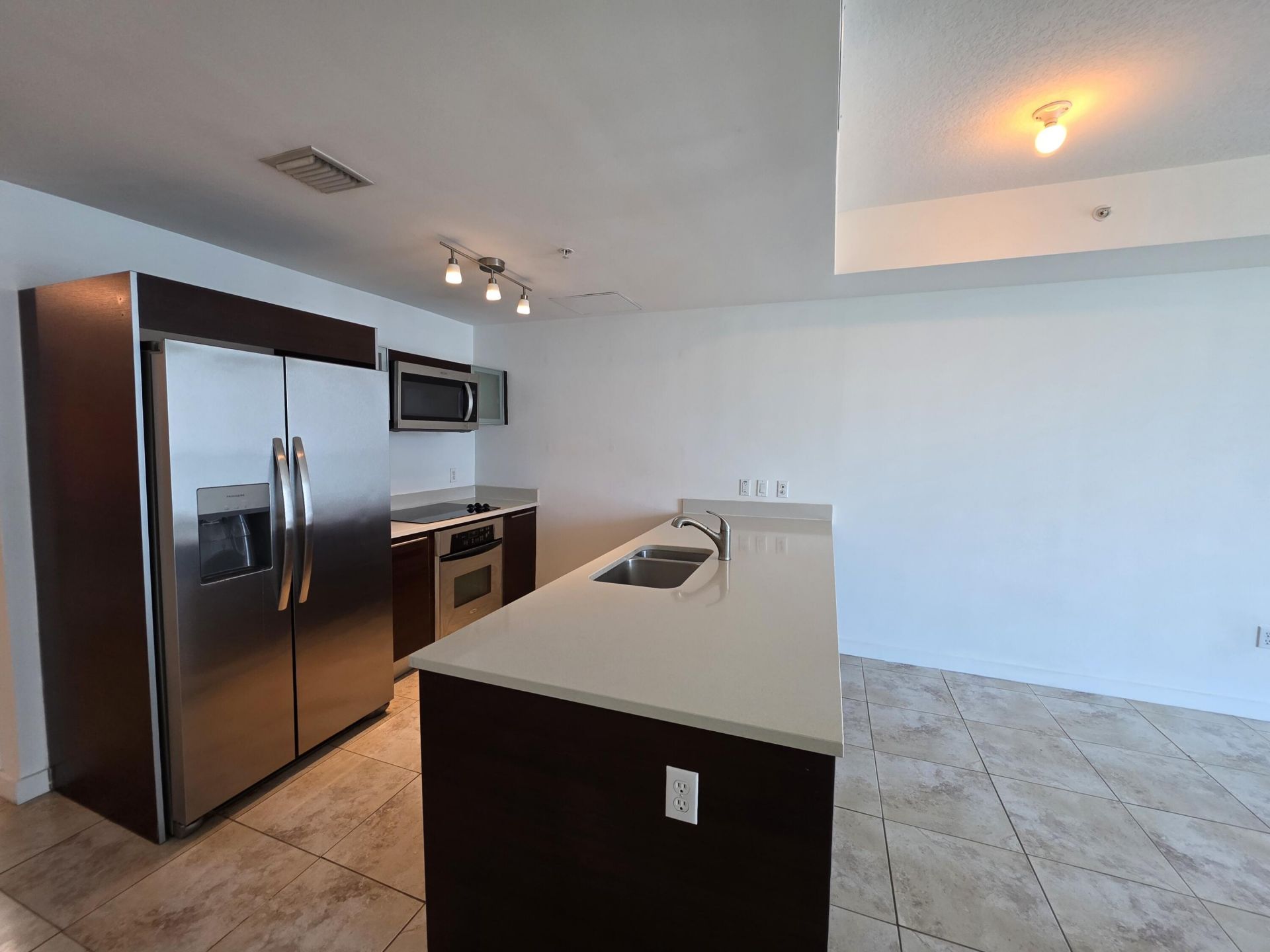 1900 N Bayshore Drive, Unit 1709, Miami, FL 33132 Photo