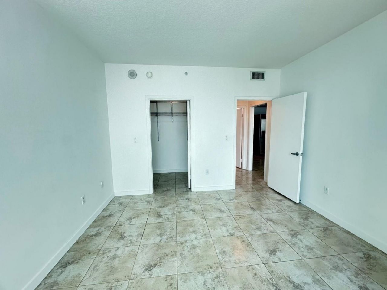 1900 N Bayshore Drive, Unit 1709, Miami, FL 33132 Photo