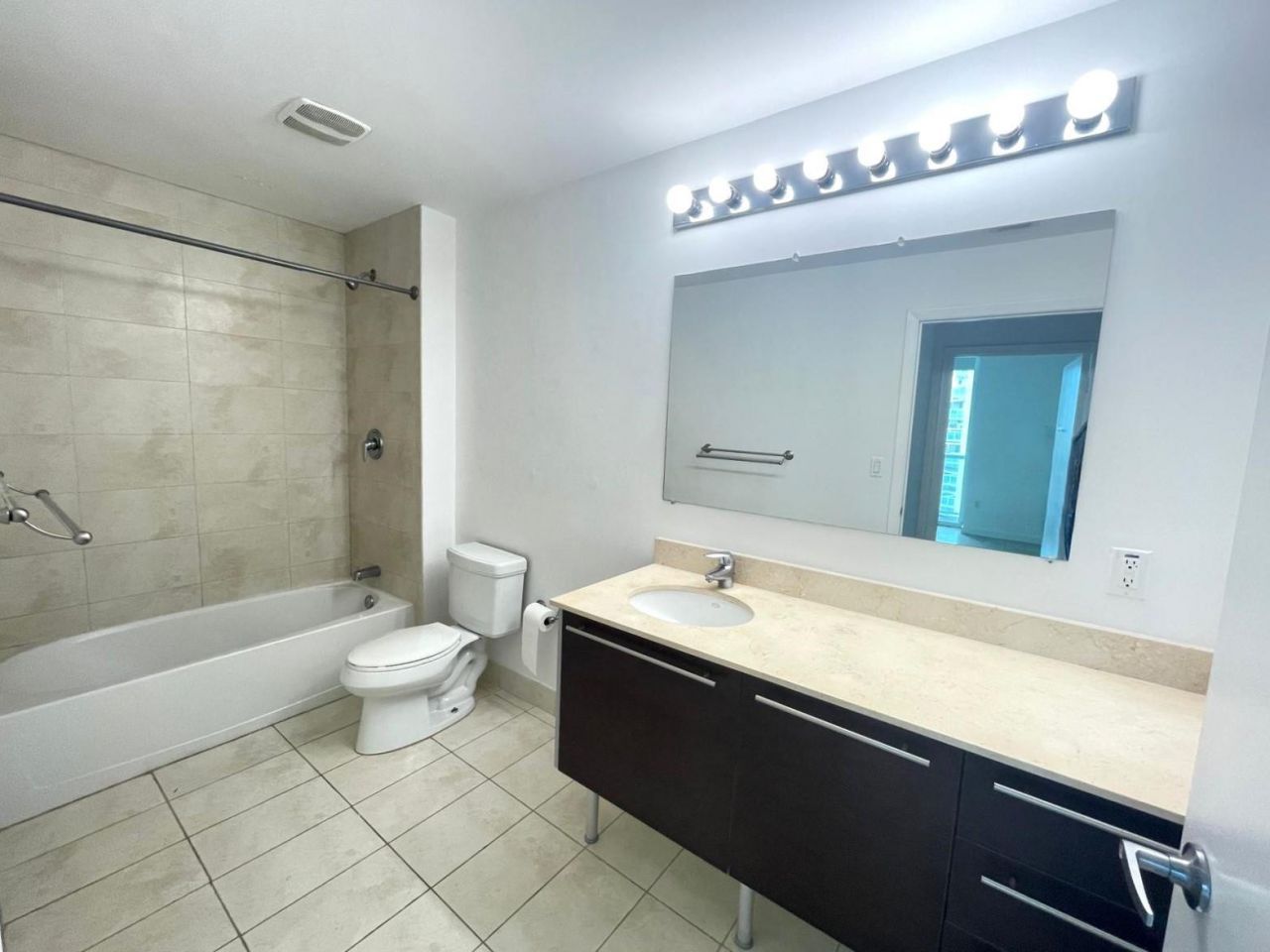 1900 N Bayshore Drive, Unit 1709, Miami, FL 33132 Photo