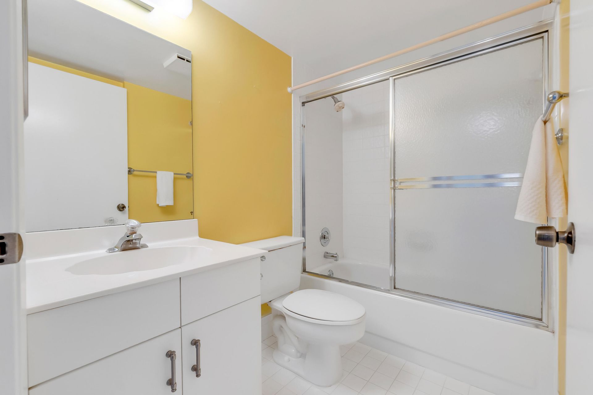 2334 S Cypress Bend Drive, Unit 602, Pompano Beach, FL 33069 Photo