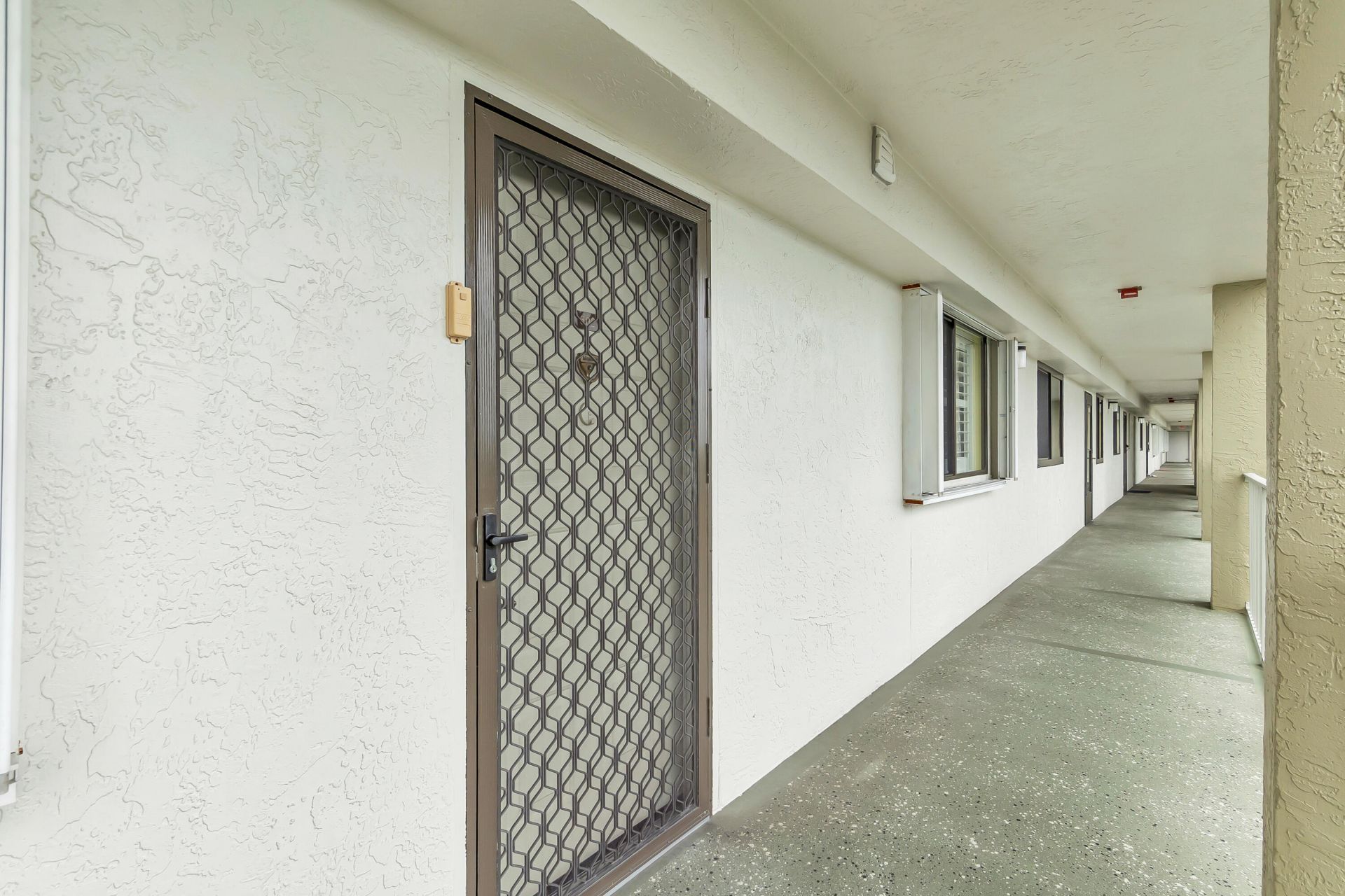 2334 S Cypress Bend Drive, Unit 602, Pompano Beach, FL 33069 Photo