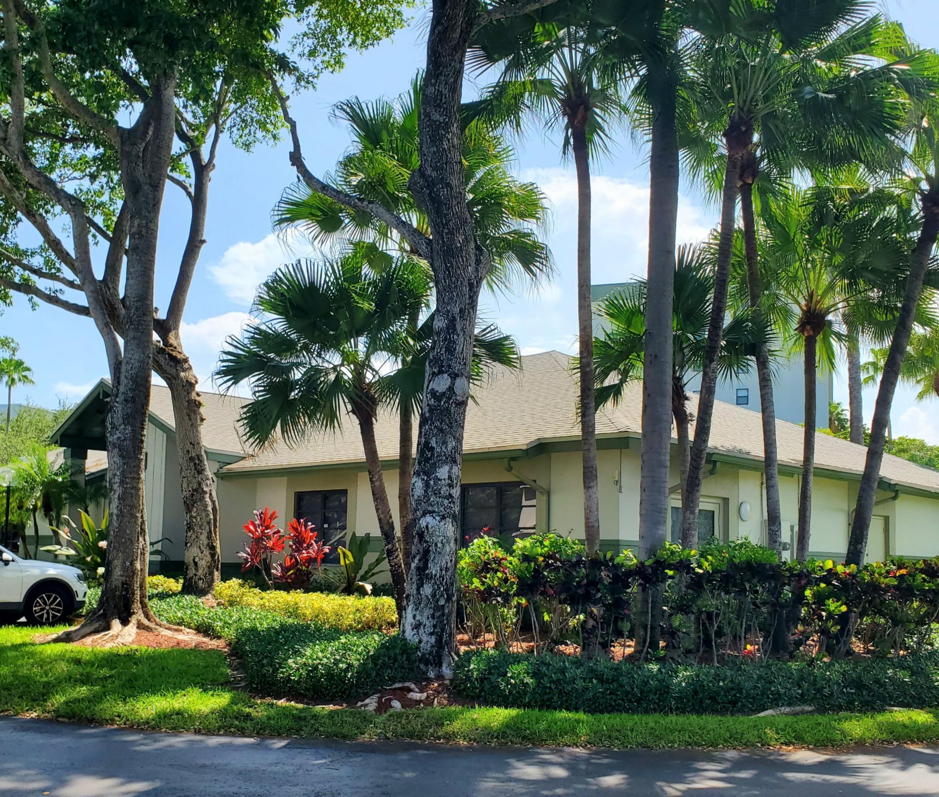 2334 S Cypress Bend Drive, Unit 602, Pompano Beach, FL 33069 Photo