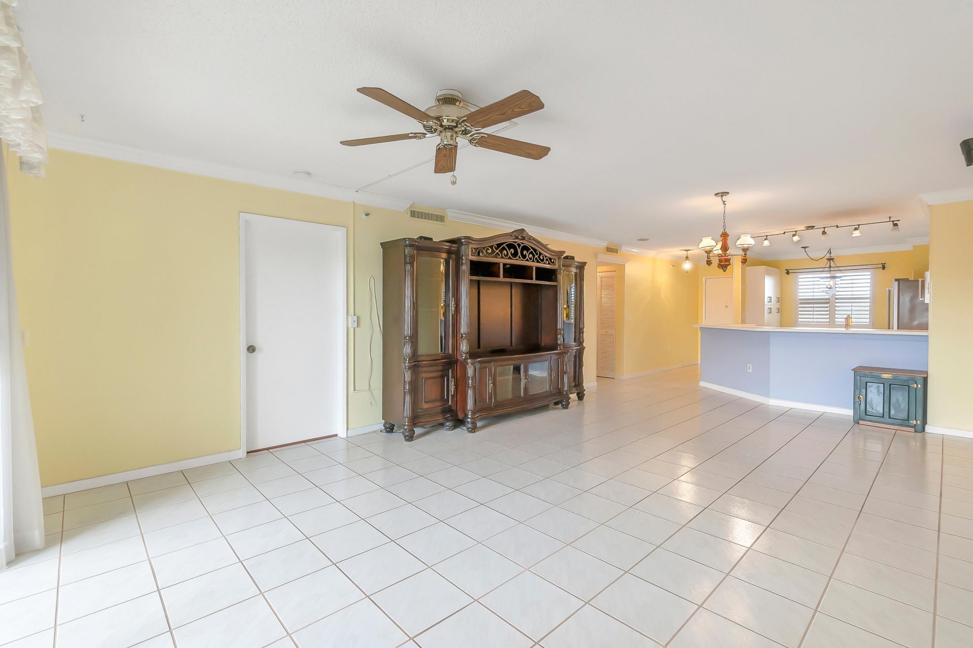 2334 S Cypress Bend Drive, Unit 602, Pompano Beach, FL 33069 Photo