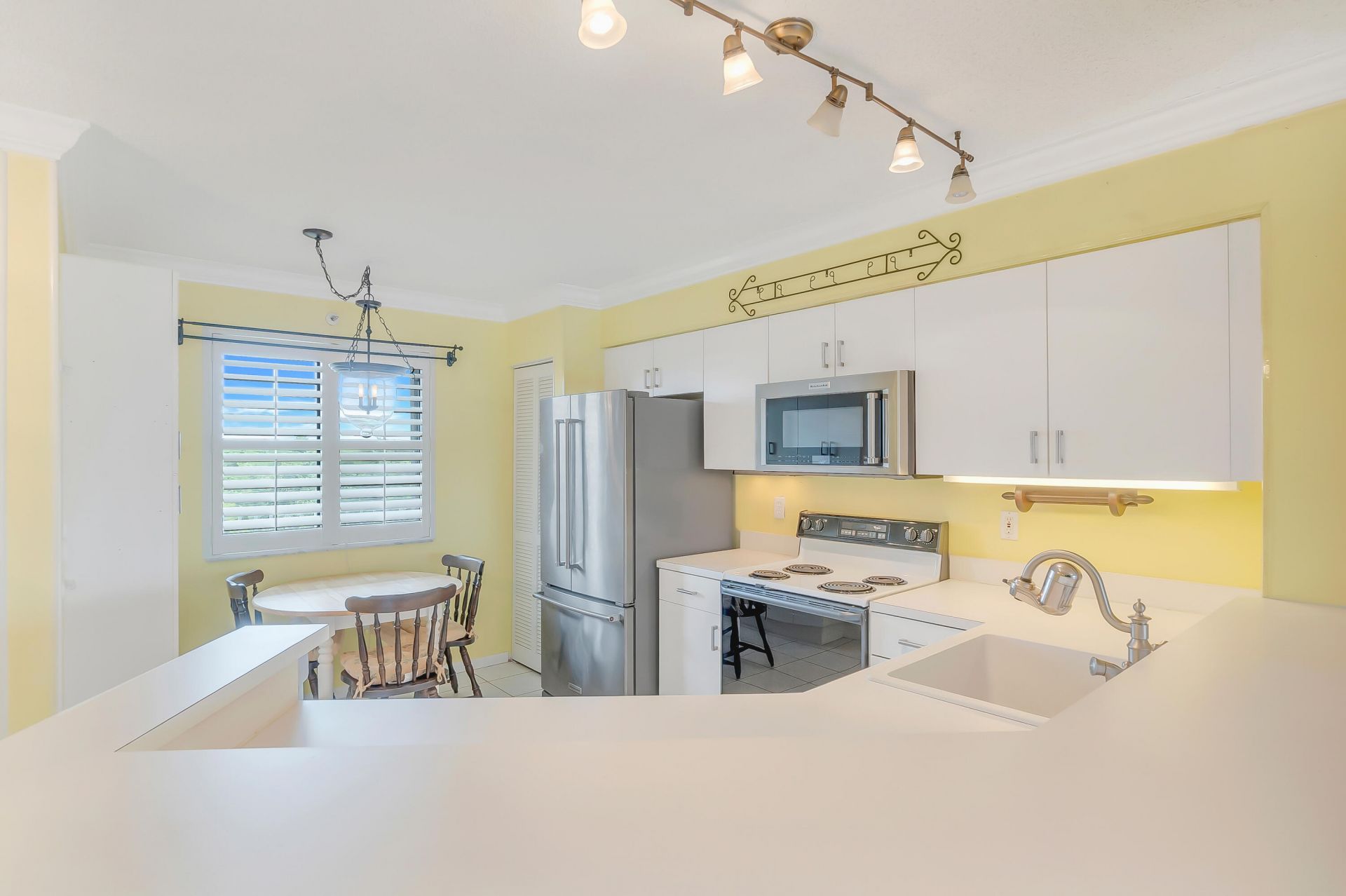 2334 S Cypress Bend Drive, Unit 602, Pompano Beach, FL 33069 Photo