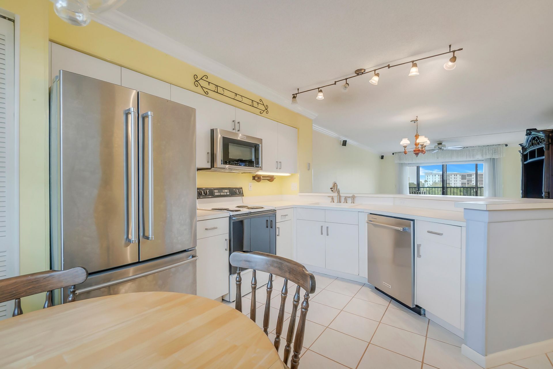 2334 S Cypress Bend Drive, Unit 602, Pompano Beach, FL 33069 Photo