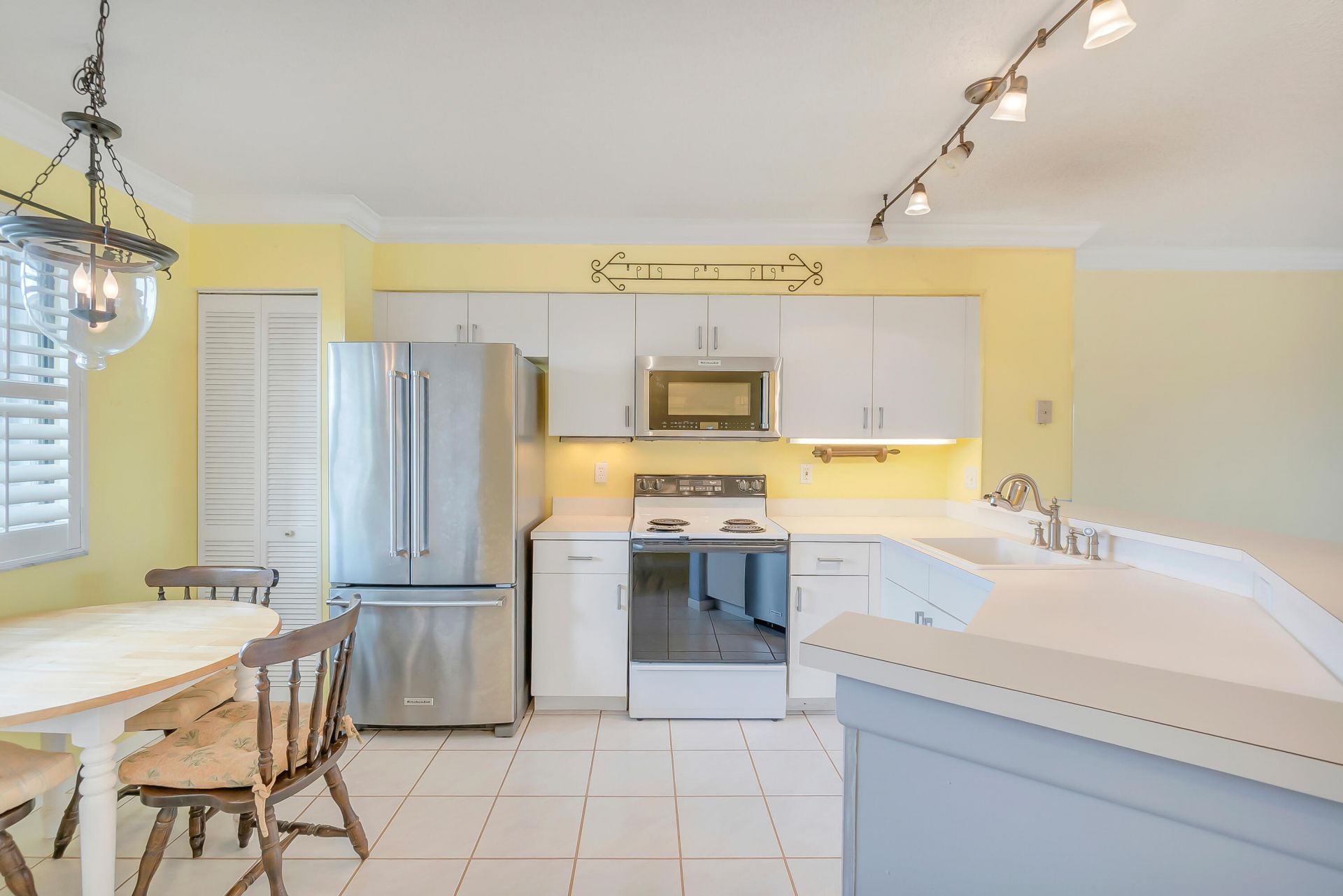2334 S Cypress Bend Drive, Unit 602, Pompano Beach, FL 33069 Photo