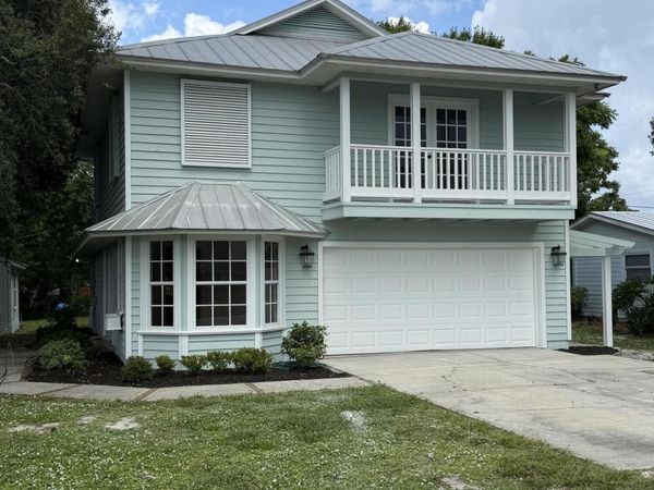 180 8th Court, Vero Beach, FL 32962