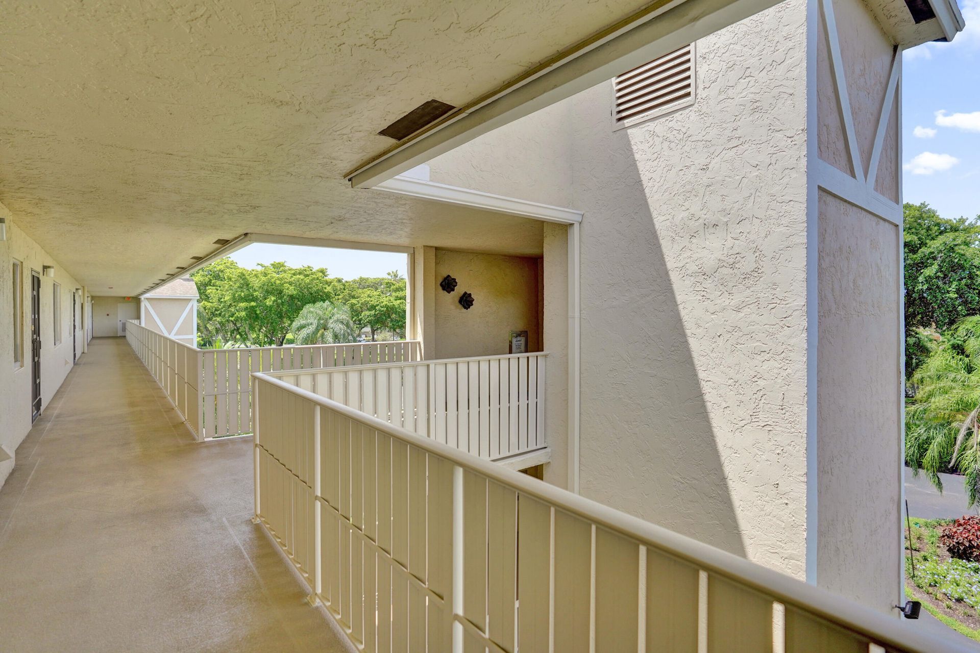 7146 Huntington Lane, Unit 402, Delray Beach, FL 33446 Photo