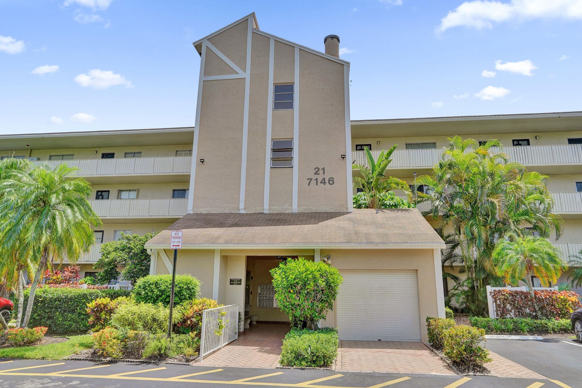 7146 Huntington Lane, Unit 402, Delray Beach, FL 33446 Photo