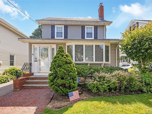 69 Vernon Avenue , Rockville Centre, NY 11570