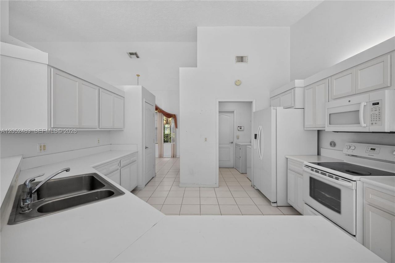 169 SE Whitmore Dr, Port Saint Lucie, FL 34984 Photo