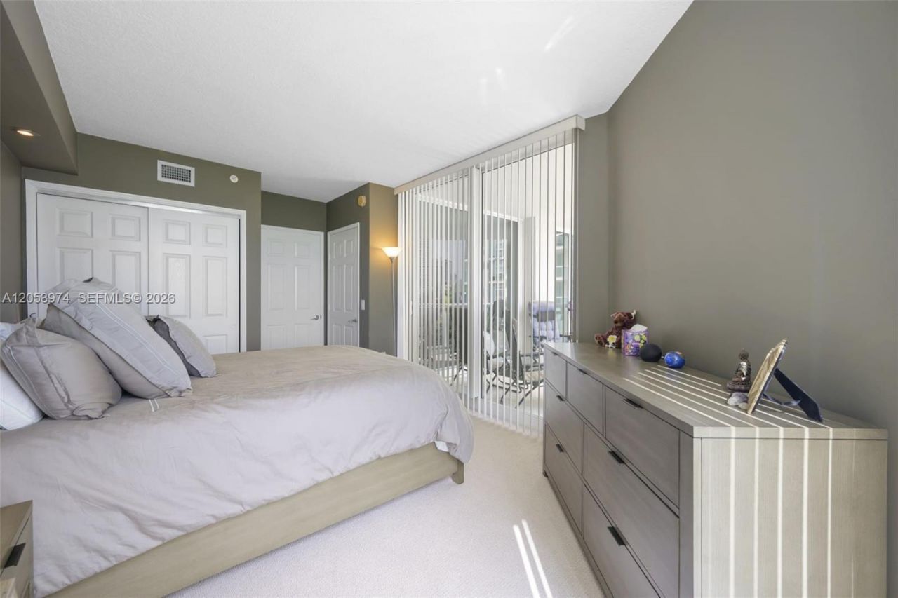 3370 Hidden Bay Dr , Unit 507, Aventura, FL 33180 Photo