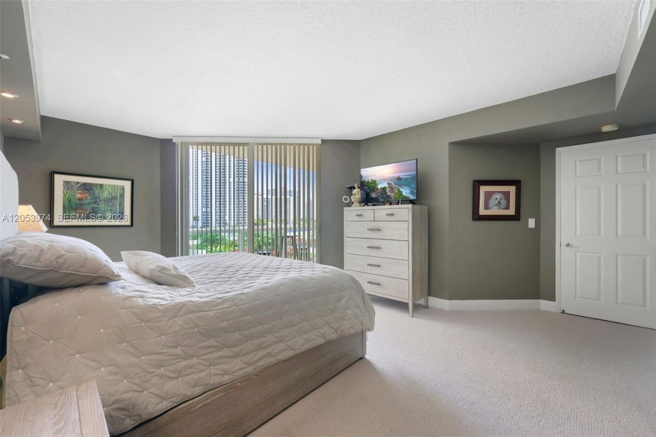 3370 Hidden Bay Dr , Unit 507, Aventura, FL 33180 Photo
