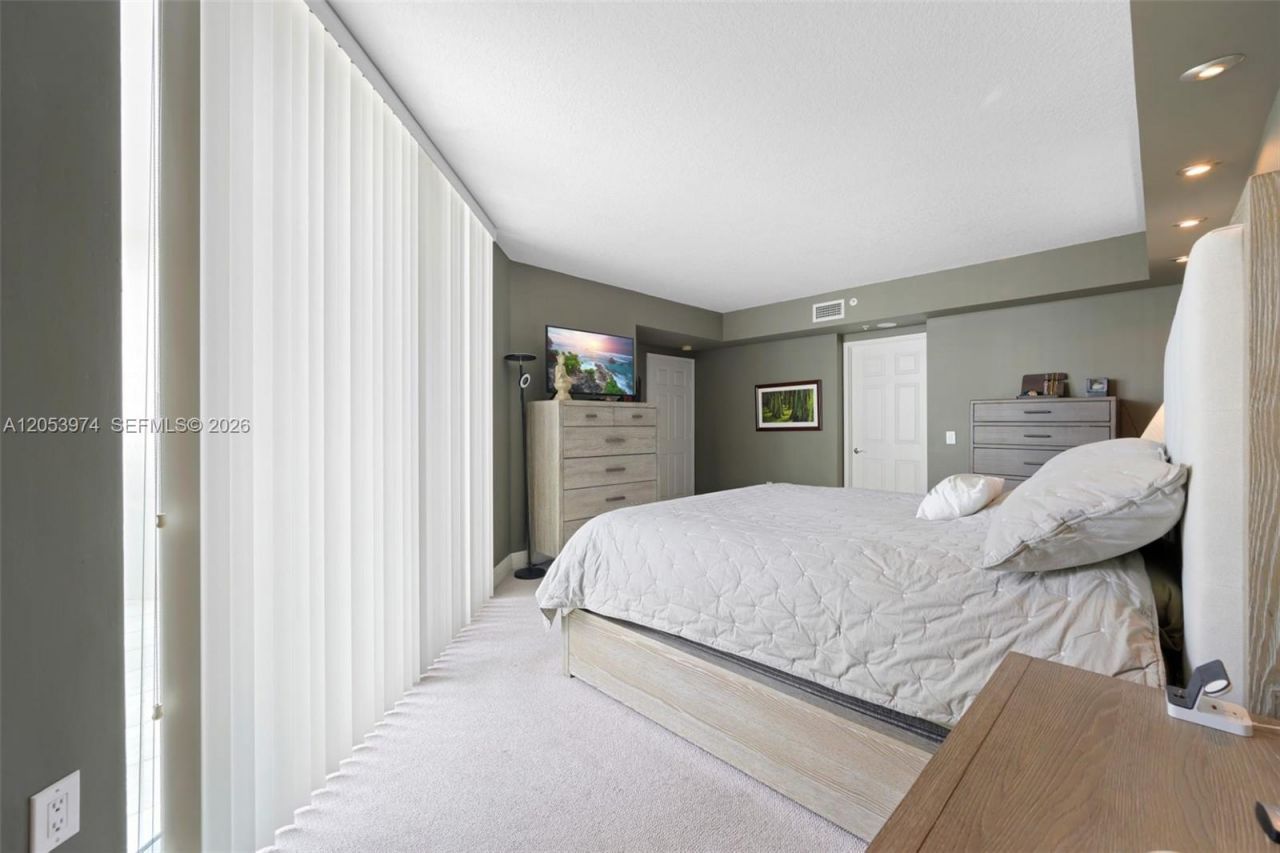 3370 Hidden Bay Dr , Unit 507, Aventura, FL 33180 Photo