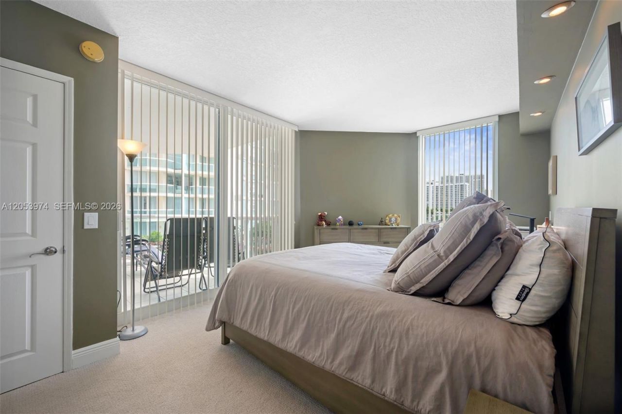 3370 Hidden Bay Dr , Unit 507, Aventura, FL 33180 Photo