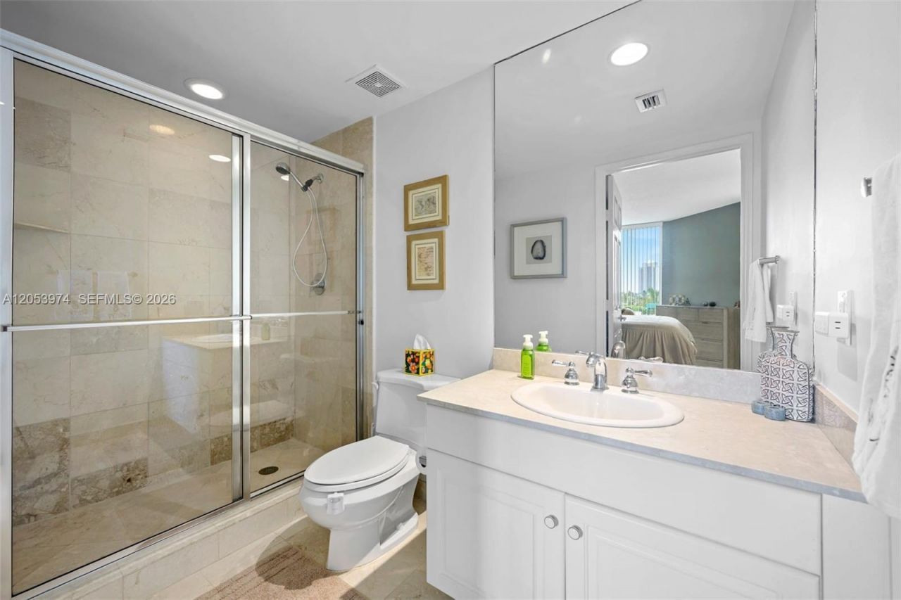 3370 Hidden Bay Dr , Unit 507, Aventura, FL 33180 Photo