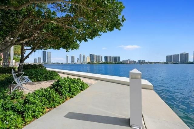 3370 Hidden Bay Dr , Unit 507, Aventura, FL 33180 Photo
