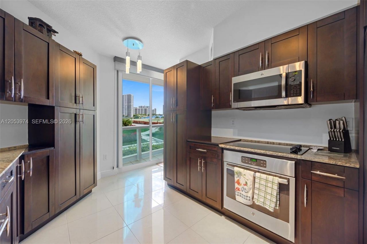 3370 Hidden Bay Dr , Unit 507, Aventura, FL 33180 Photo